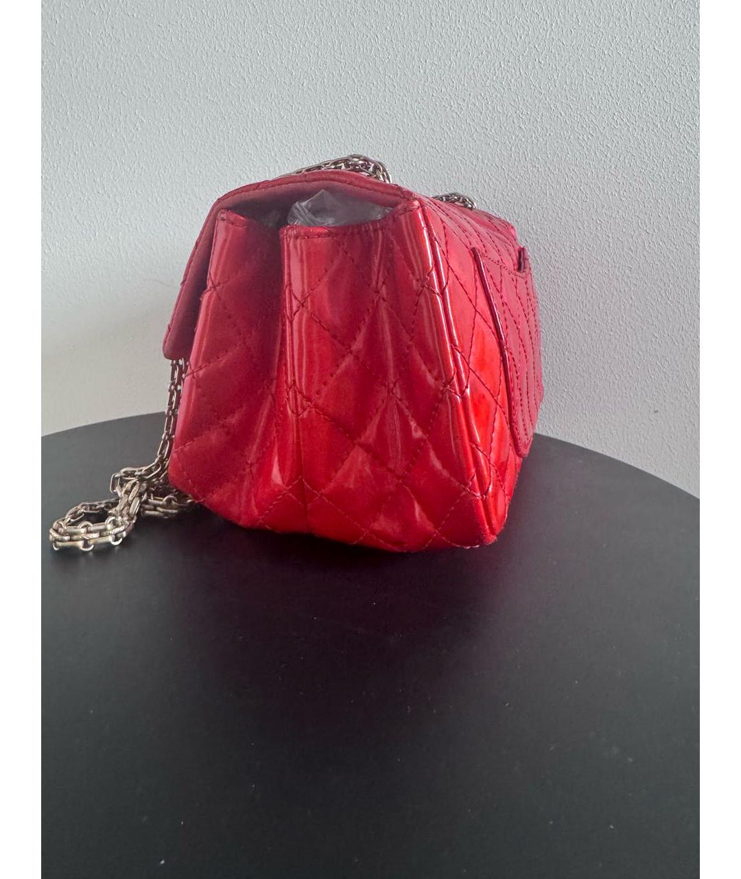 CHANEL Красная сумка через плечо из лакированной кожи, фото 2