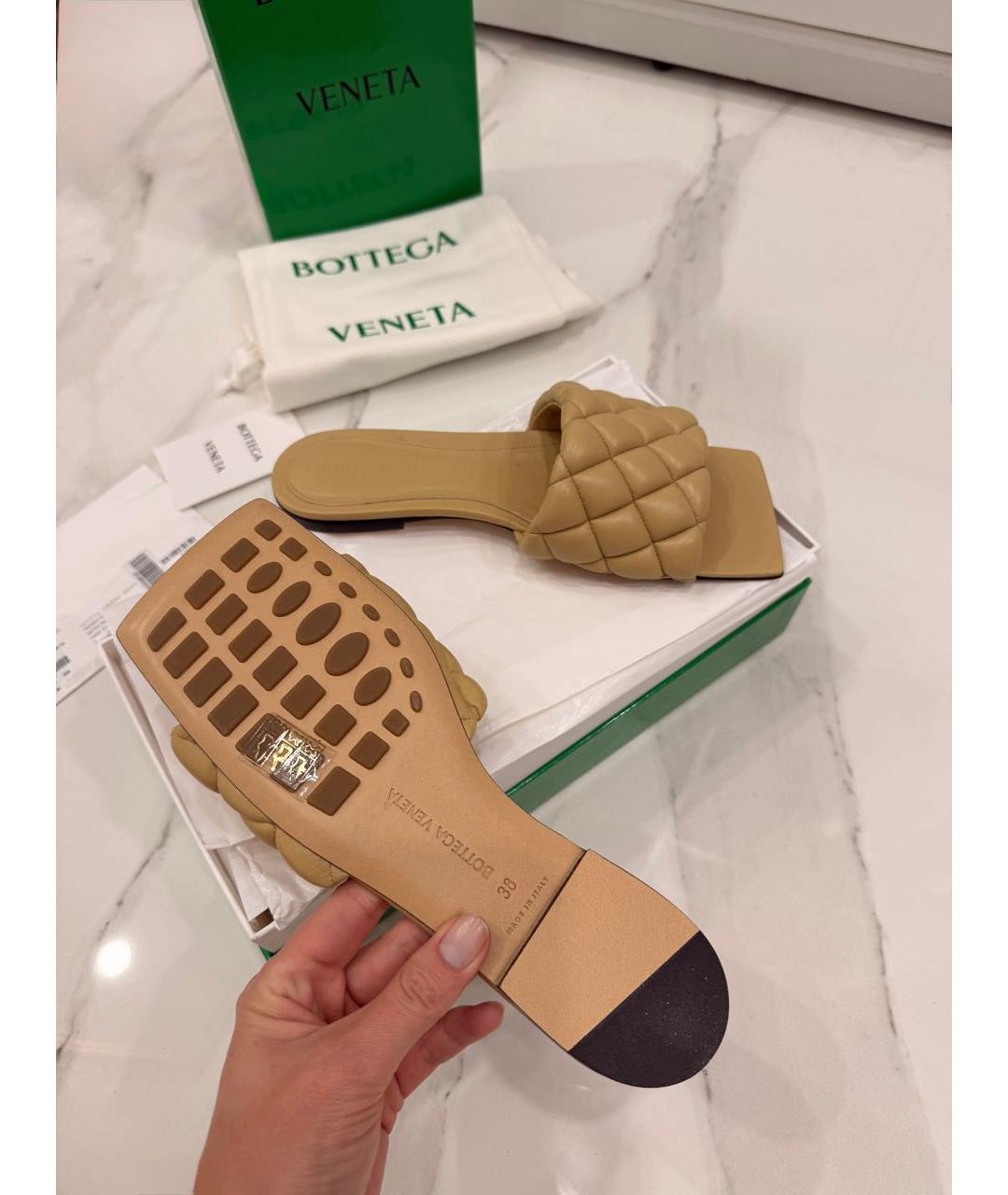 BOTTEGA VENETA Бежевые кожаные шлепанцы, фото 7