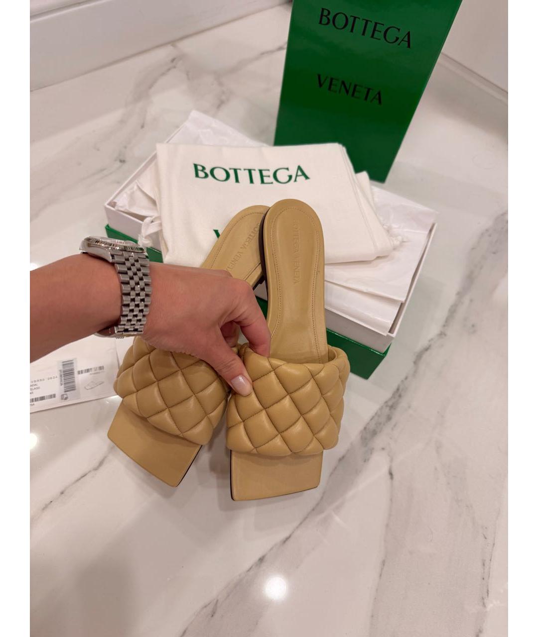 BOTTEGA VENETA Бежевые кожаные шлепанцы, фото 5