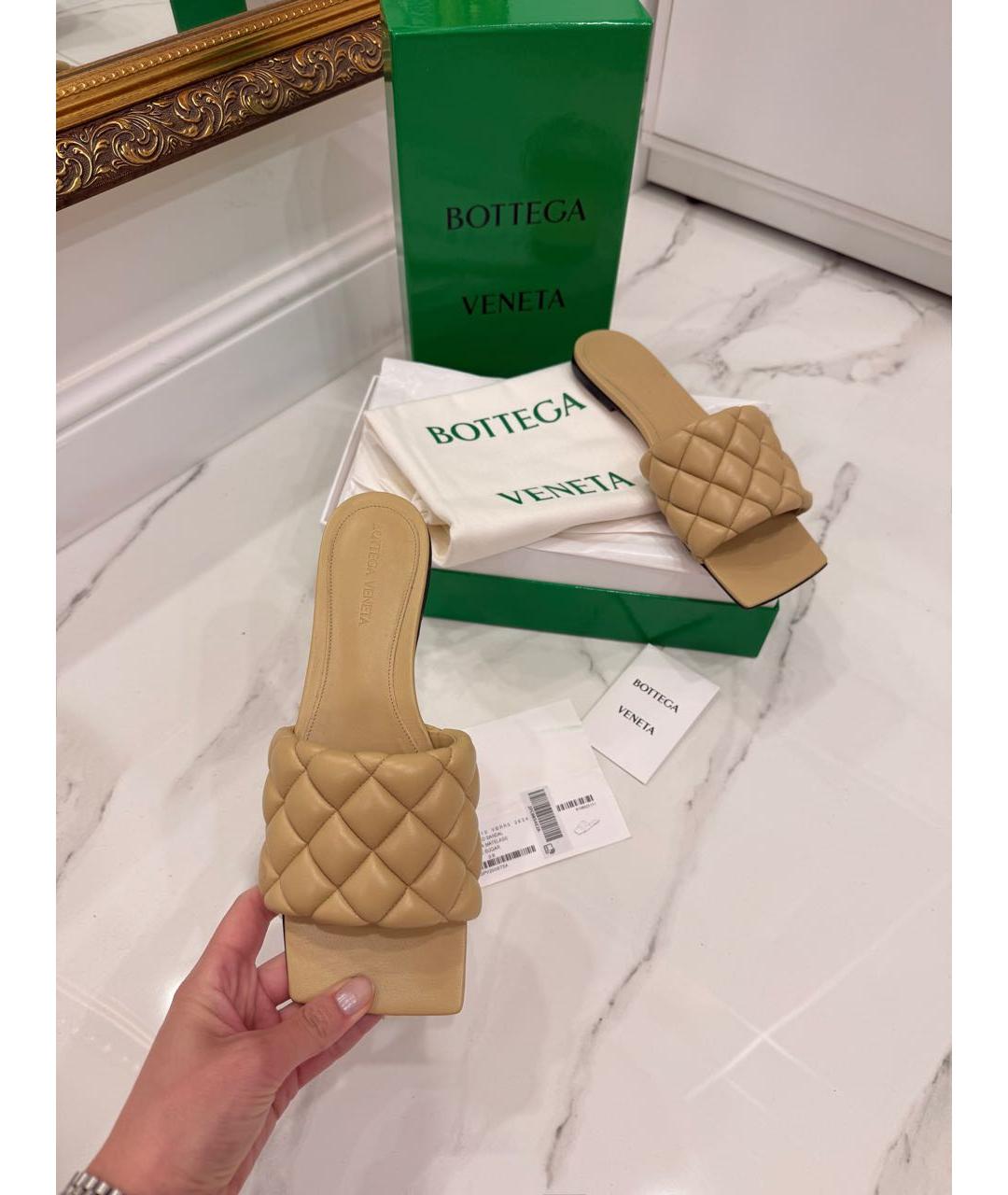 BOTTEGA VENETA Бежевые кожаные шлепанцы, фото 4