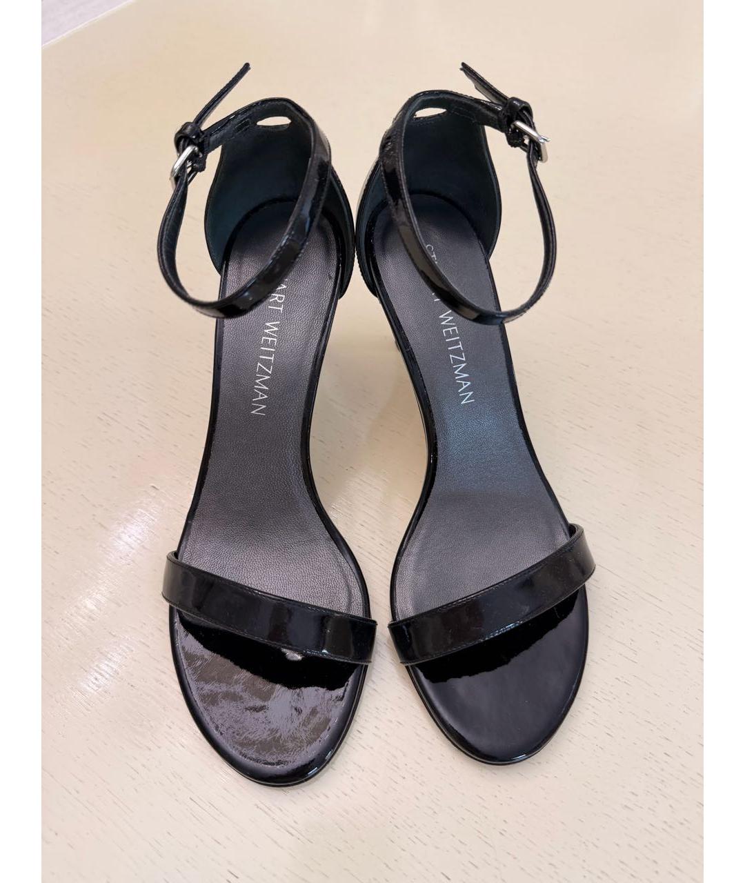 STUART WEITZMAN Черные босоножки из лакированной кожи, фото 2