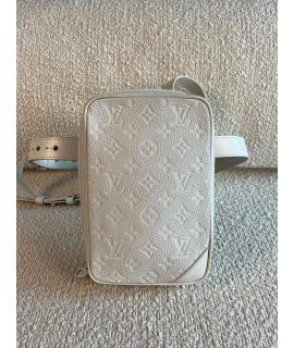 LOUIS VUITTON Сумка на плечо