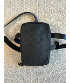 LOUIS VUITTON Сумка на плечо