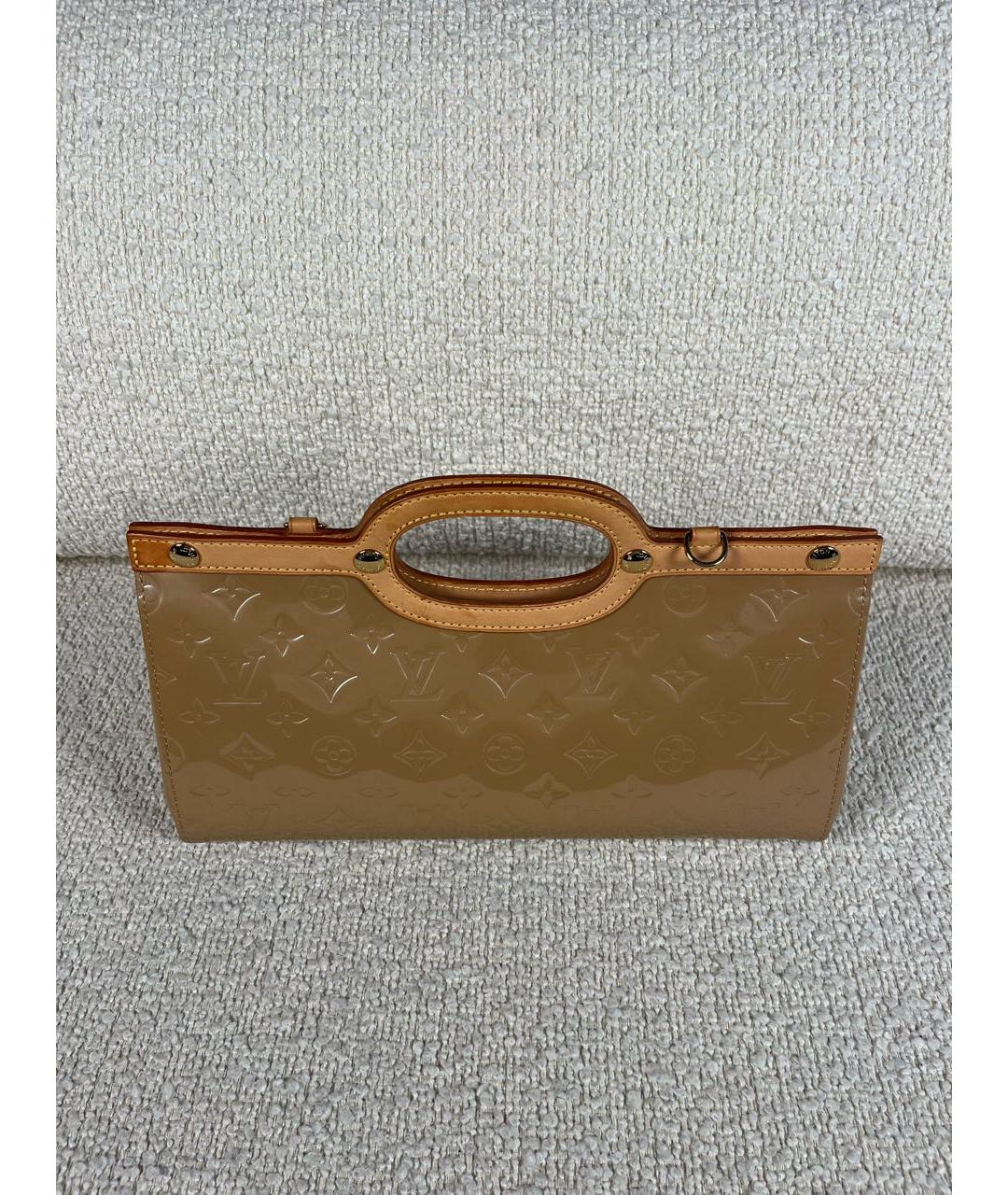 LOUIS VUITTON Бежевая сумка с короткими ручками из лакированной кожи, фото 3
