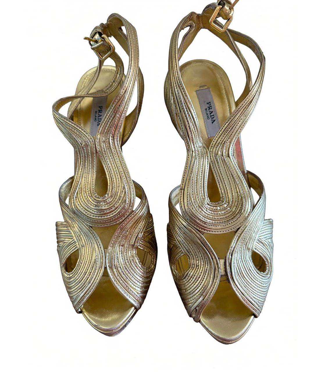 PRADA Золотые кожаные босоножки, фото 2