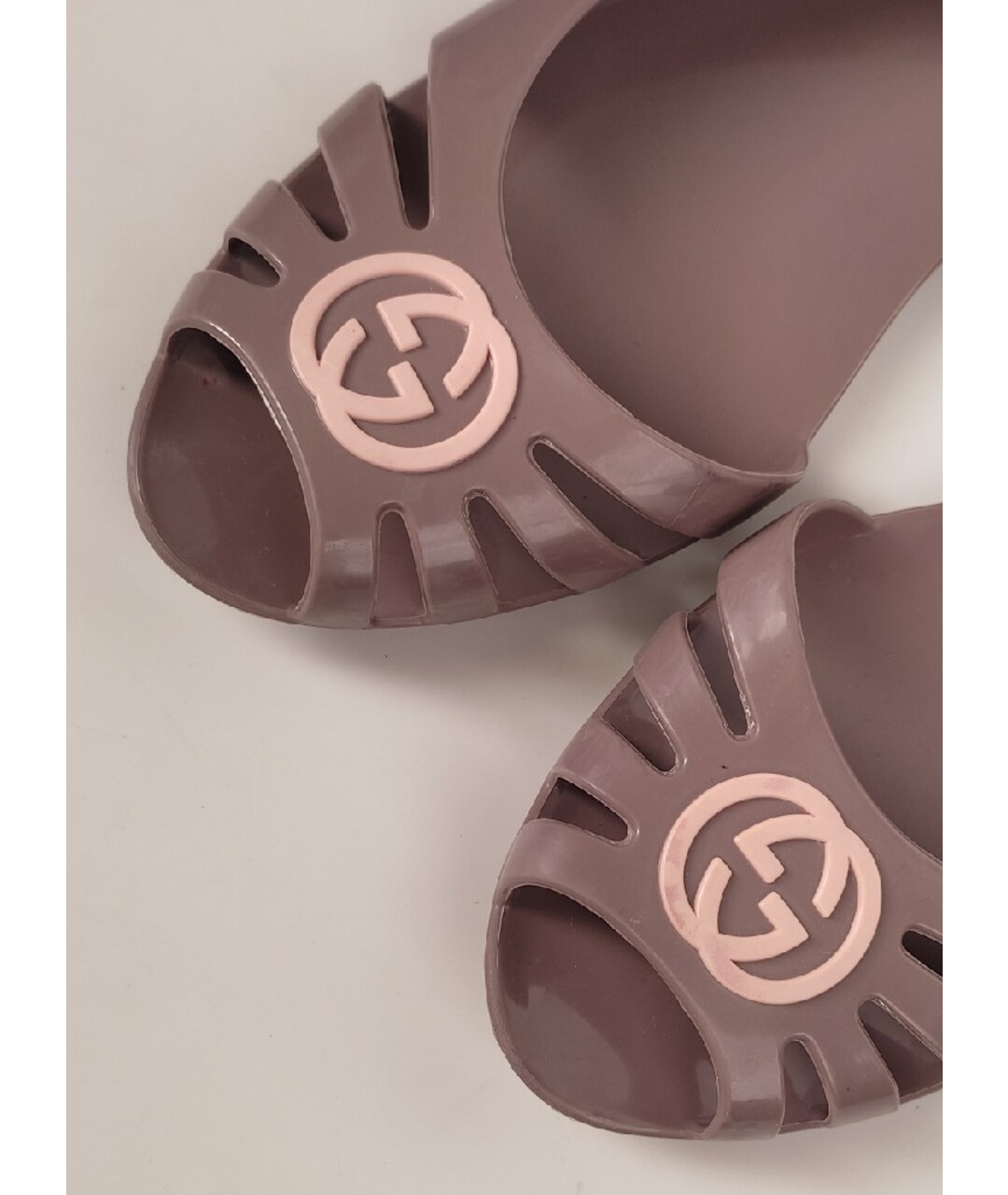 GUCCI Бежевые резиновые балетки, фото 7