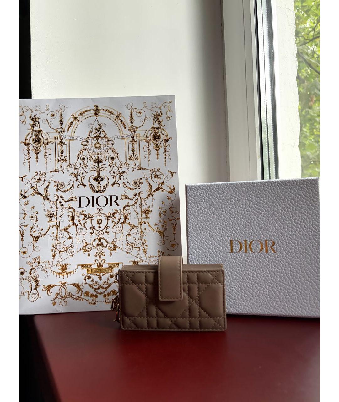CHRISTIAN DIOR Бежевый кожаный кардхолдер, фото 5