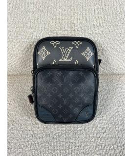 LOUIS VUITTON Сумка на плечо