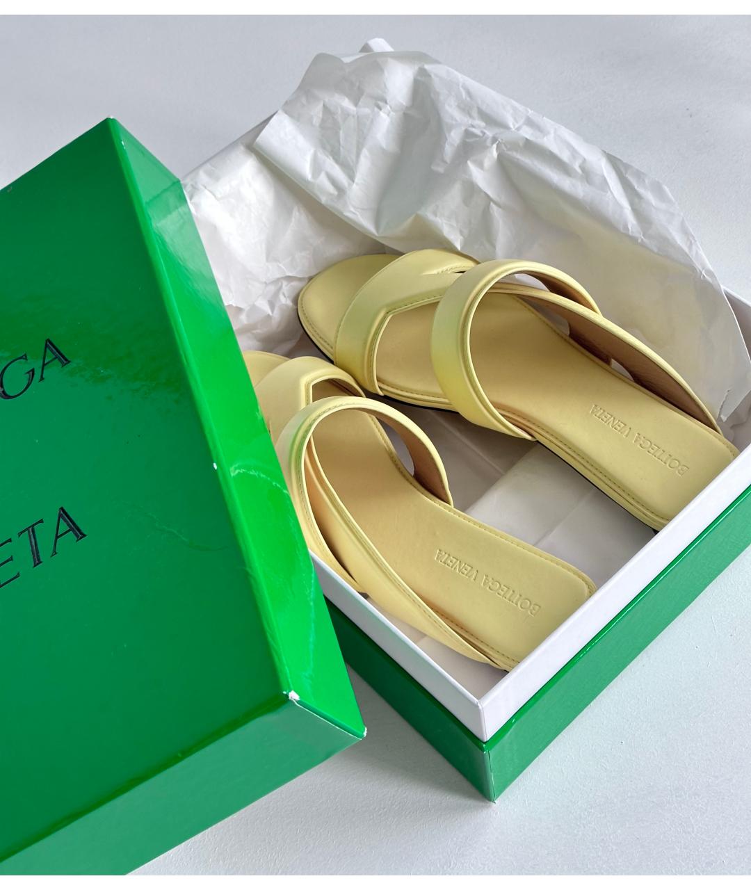 BOTTEGA VENETA Желтые кожаные шлепанцы, фото 5