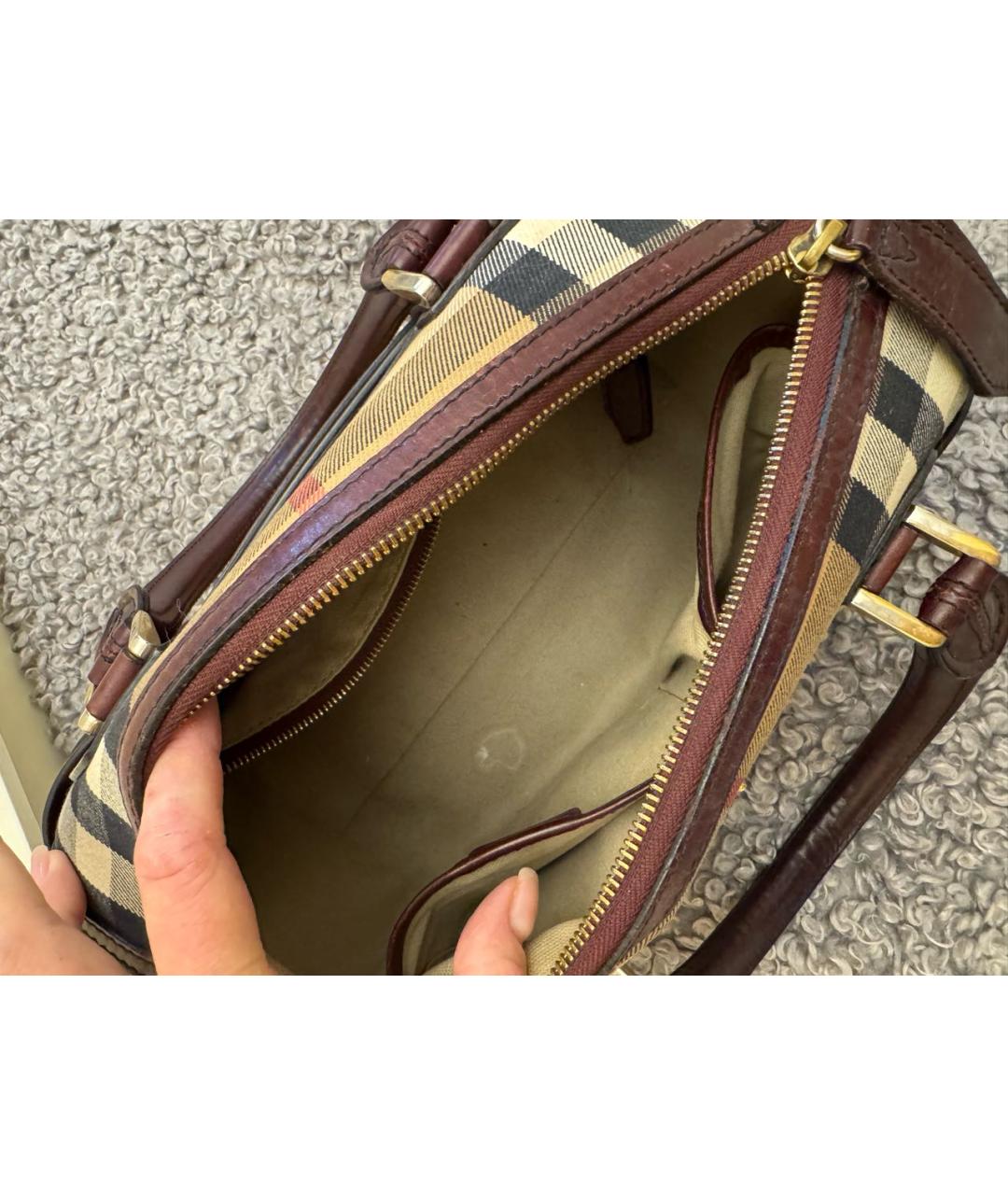 BURBERRY Коричневая кожаная сумка с короткими ручками, фото 3