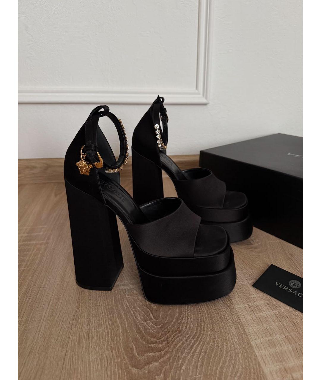 VERSACE Черные текстильные босоножки, фото 2