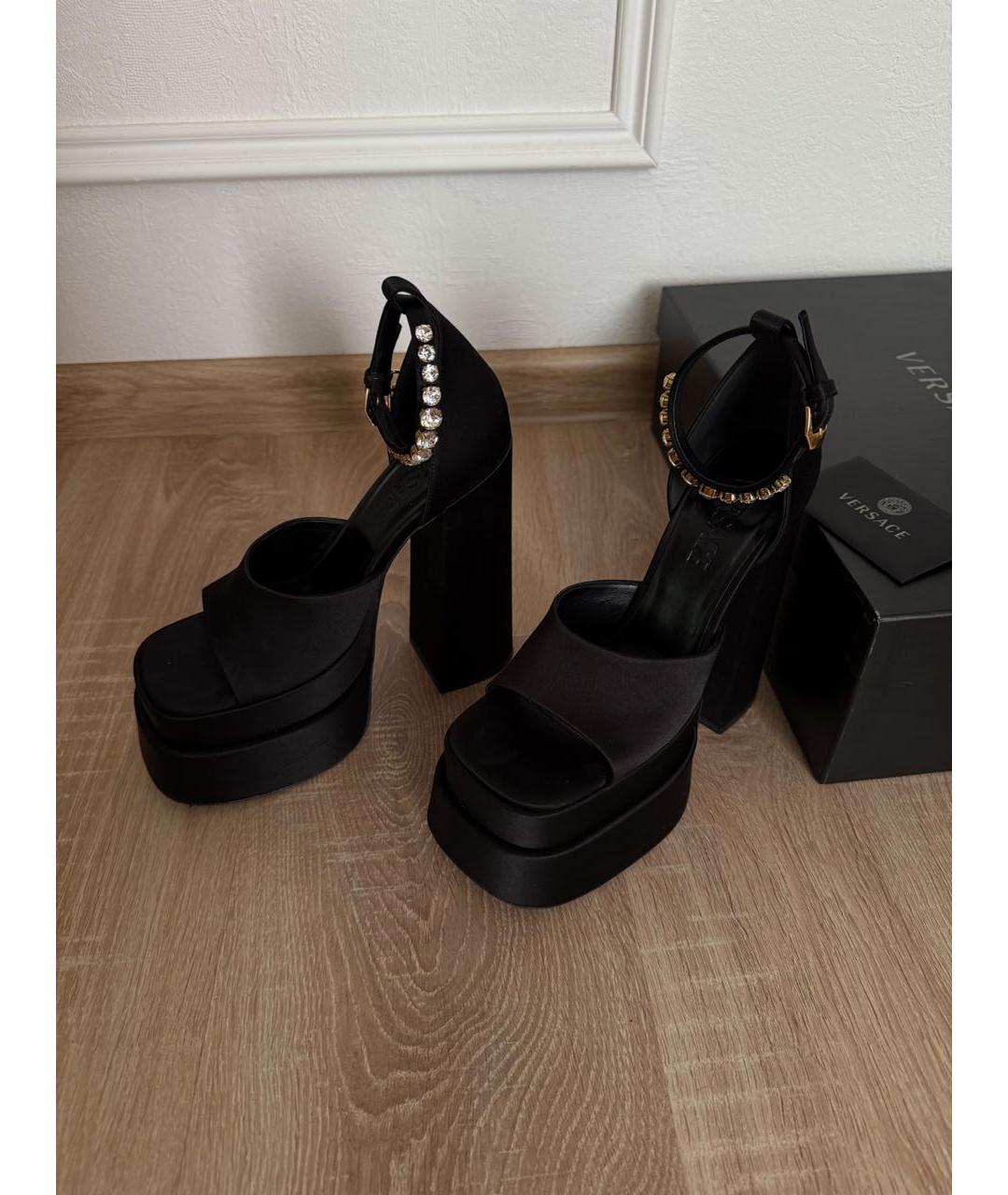 VERSACE Черные текстильные босоножки, фото 5