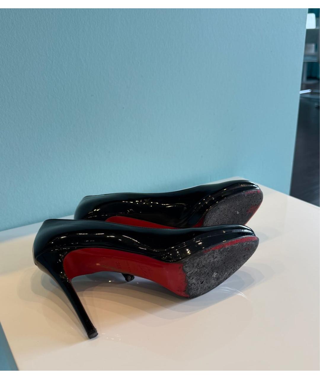 CHRISTIAN LOUBOUTIN Черные туфли из лакированной кожи, фото 4