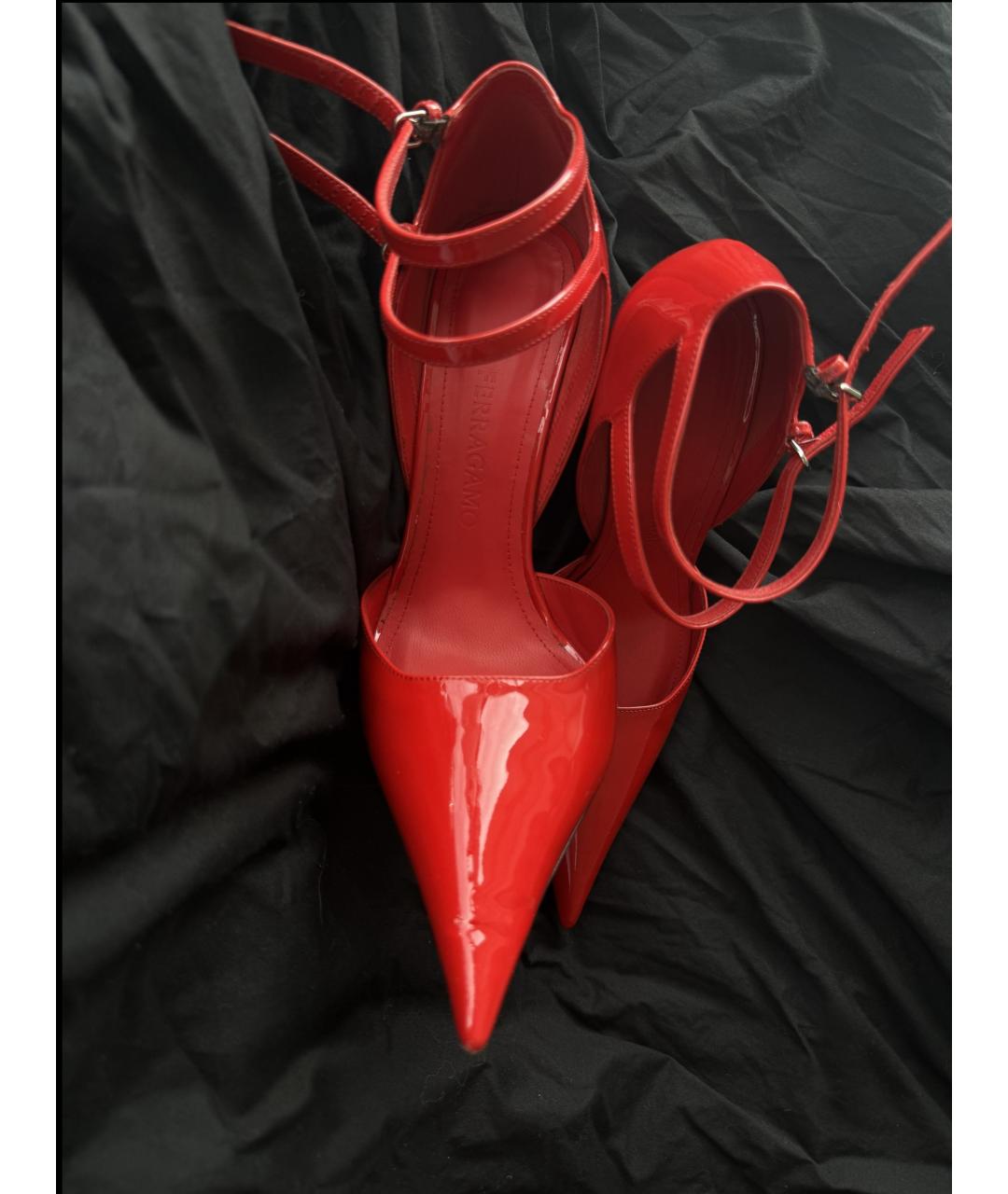 FERRAGAMO Красные туфли из лакированной кожи, фото 2