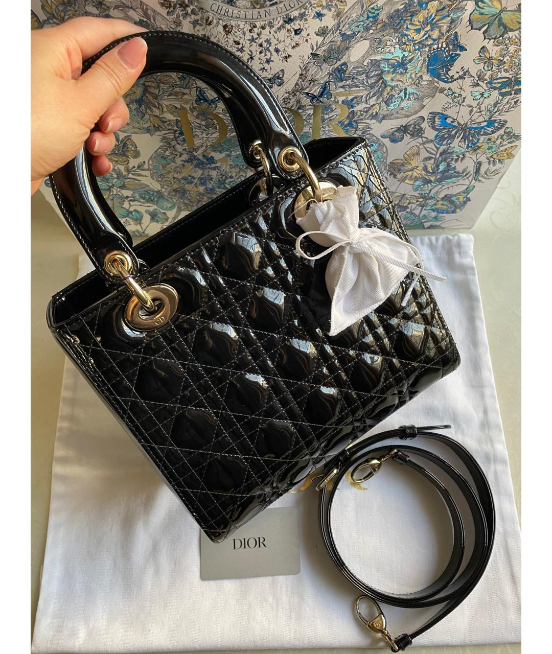 CHRISTIAN DIOR Черная сумка с короткими ручками из лакированной кожи, фото 2