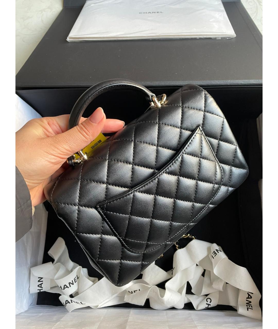 CHANEL Черная кожаная сумка с короткими ручками, фото 3
