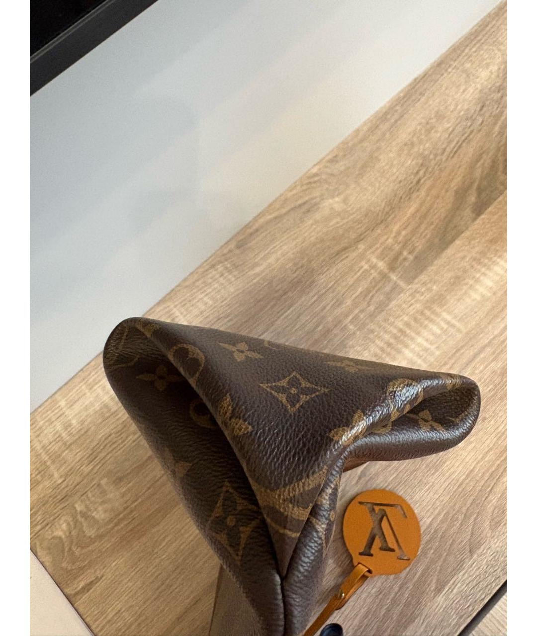 LOUIS VUITTON Коричневая кожаная сумка с короткими ручками, фото 5