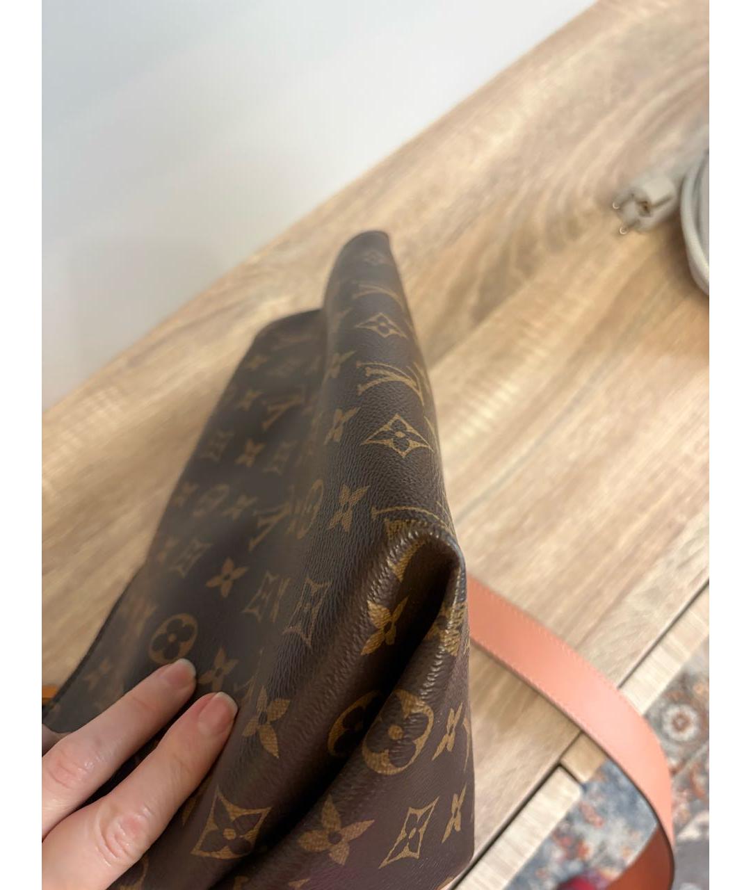 LOUIS VUITTON Коричневая кожаная сумка с короткими ручками, фото 6