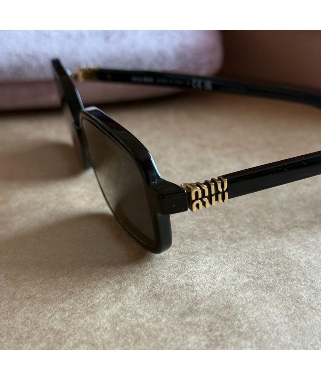 MIU MIU Черные пластиковые солнцезащитные очки, фото 3