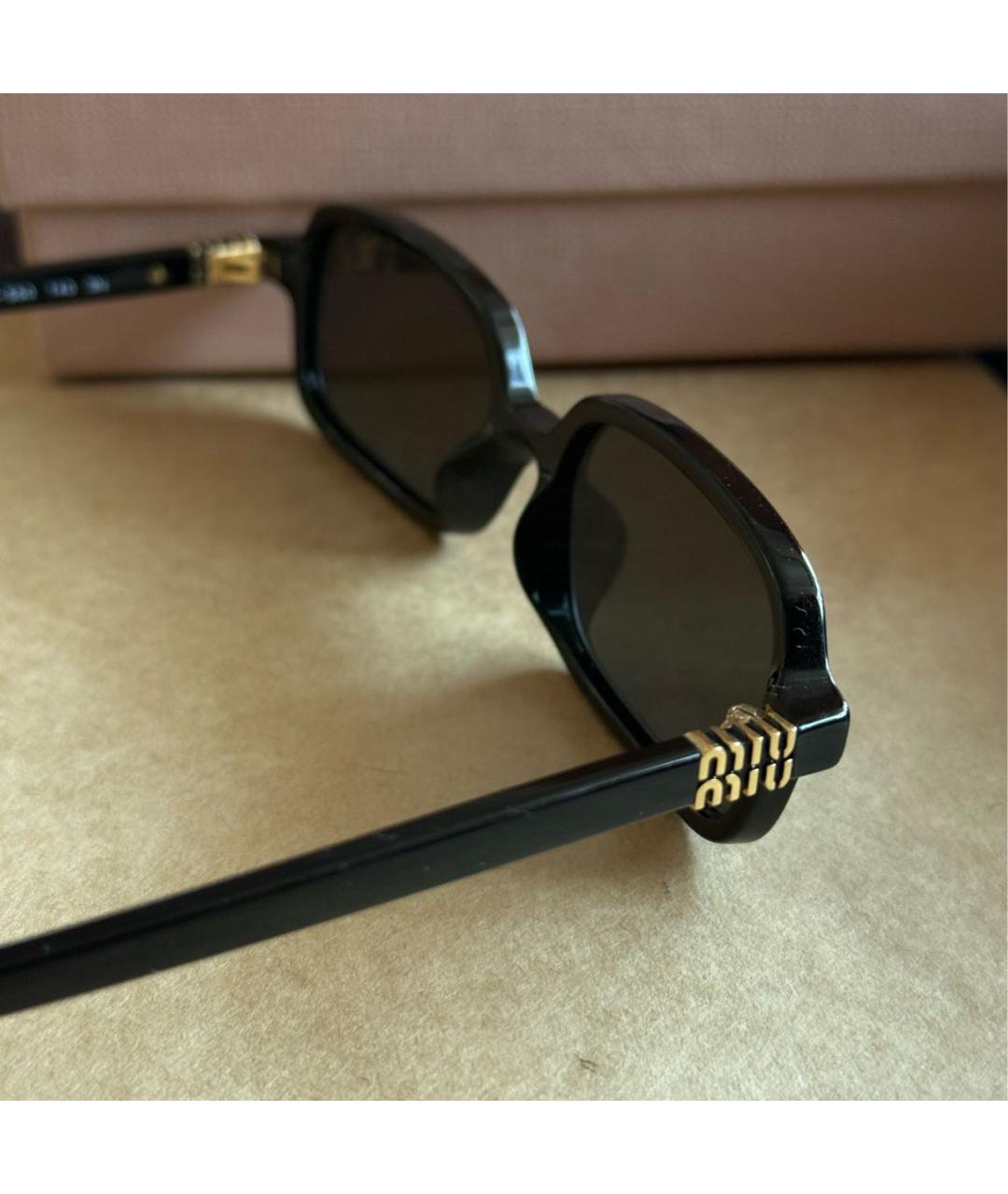 MIU MIU Черные пластиковые солнцезащитные очки, фото 2
