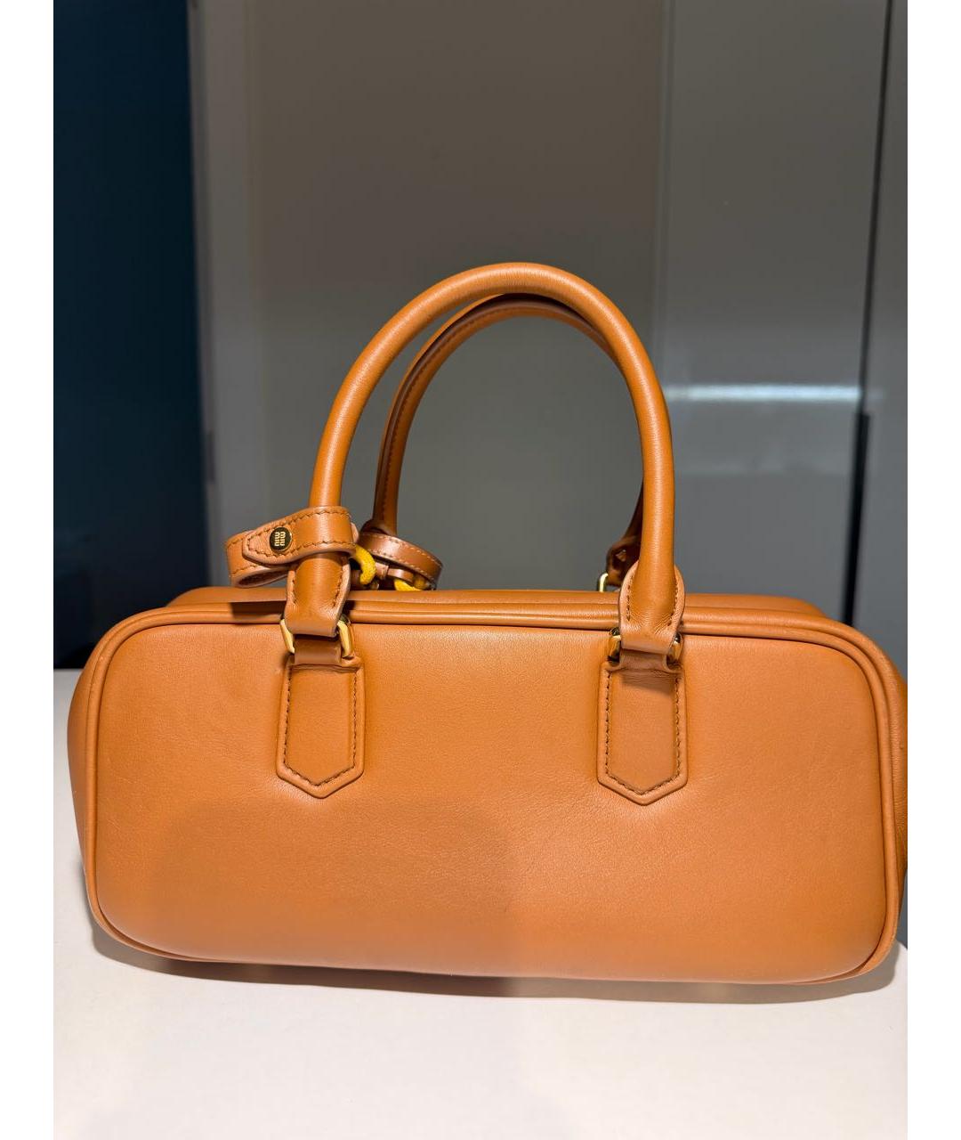 MIU MIU Коричневая кожаная сумка с короткими ручками, фото 3