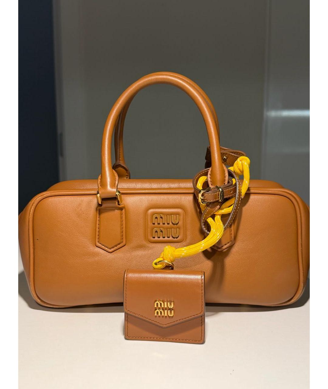 MIU MIU Коричневая кожаная сумка с короткими ручками, фото 9