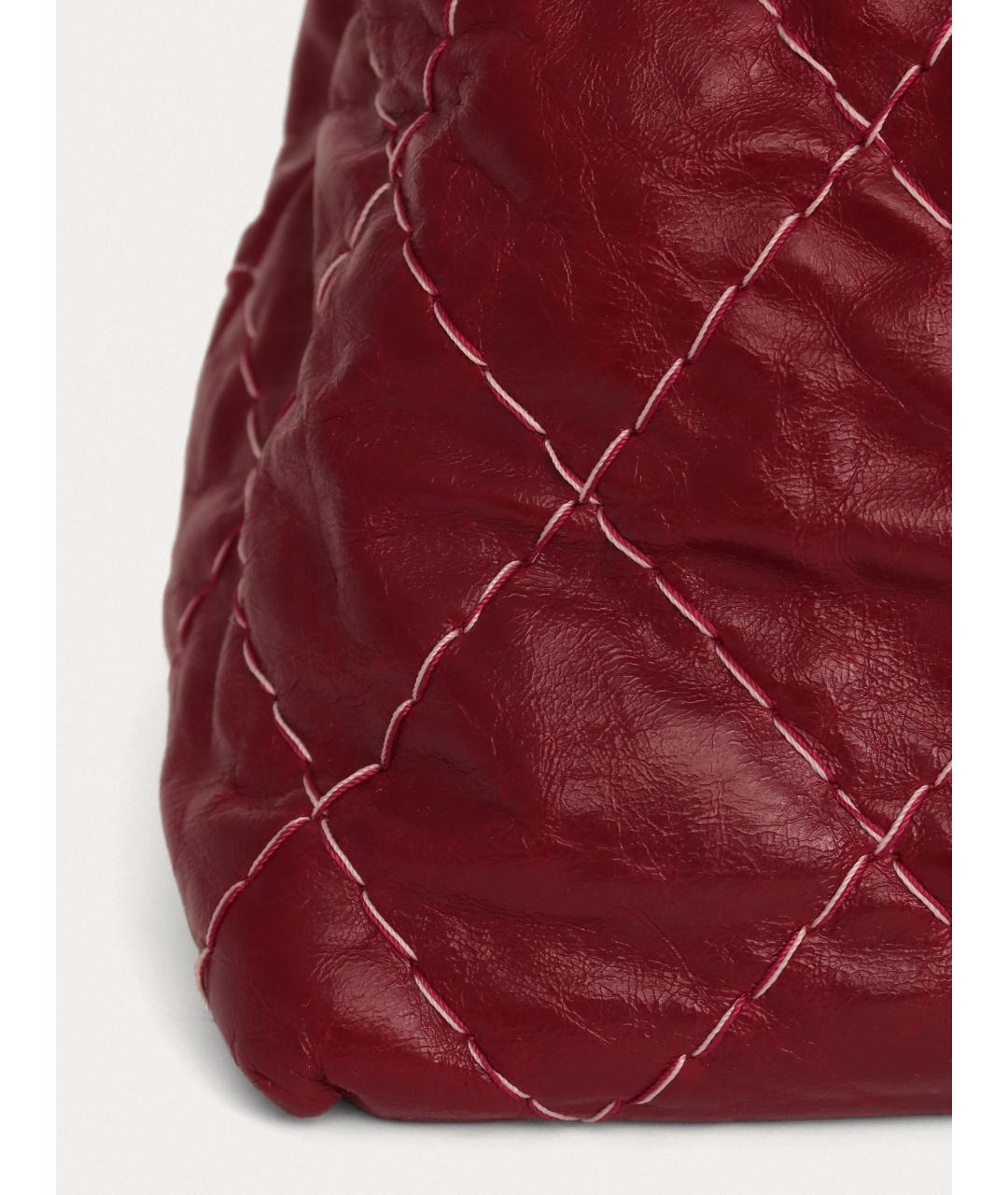 CHANEL Бордовая сумка с короткими ручками из лакированной кожи, фото 7