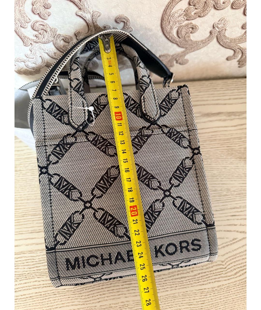 MICHAEL KORS Серая тканевая сумка с короткими ручками, фото 3
