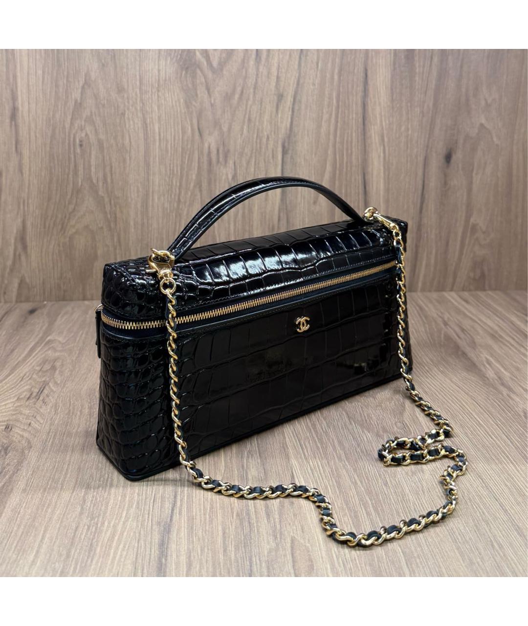 CHANEL Черная сумка с короткими ручками из лакированной кожи, фото 2