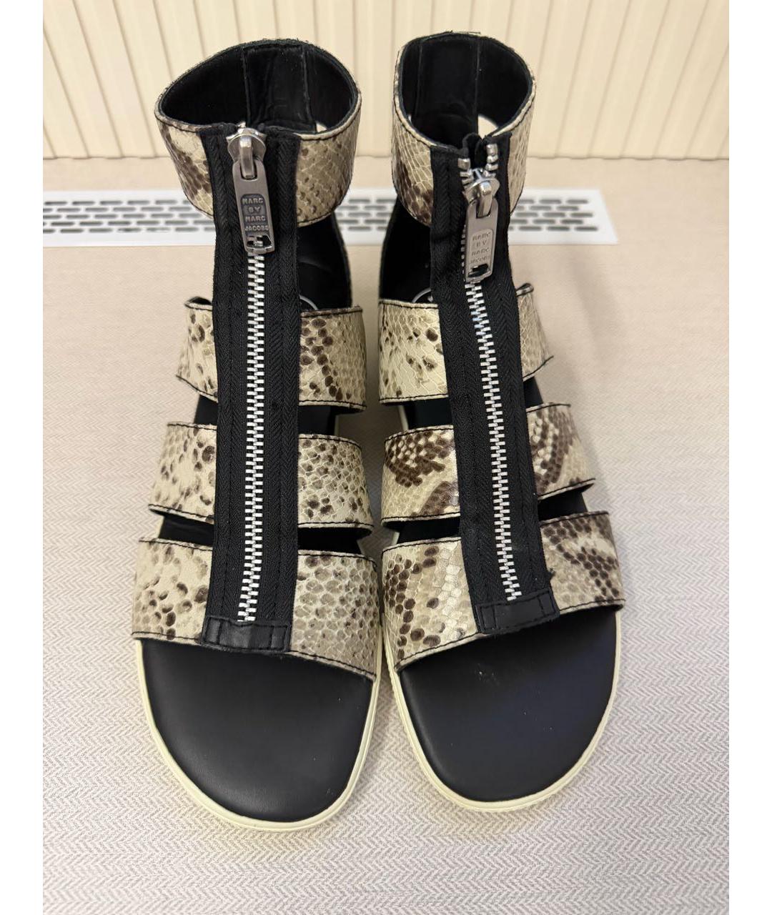 MARC BY MARC JACOBS Хаки кожаные босоножки, фото 2