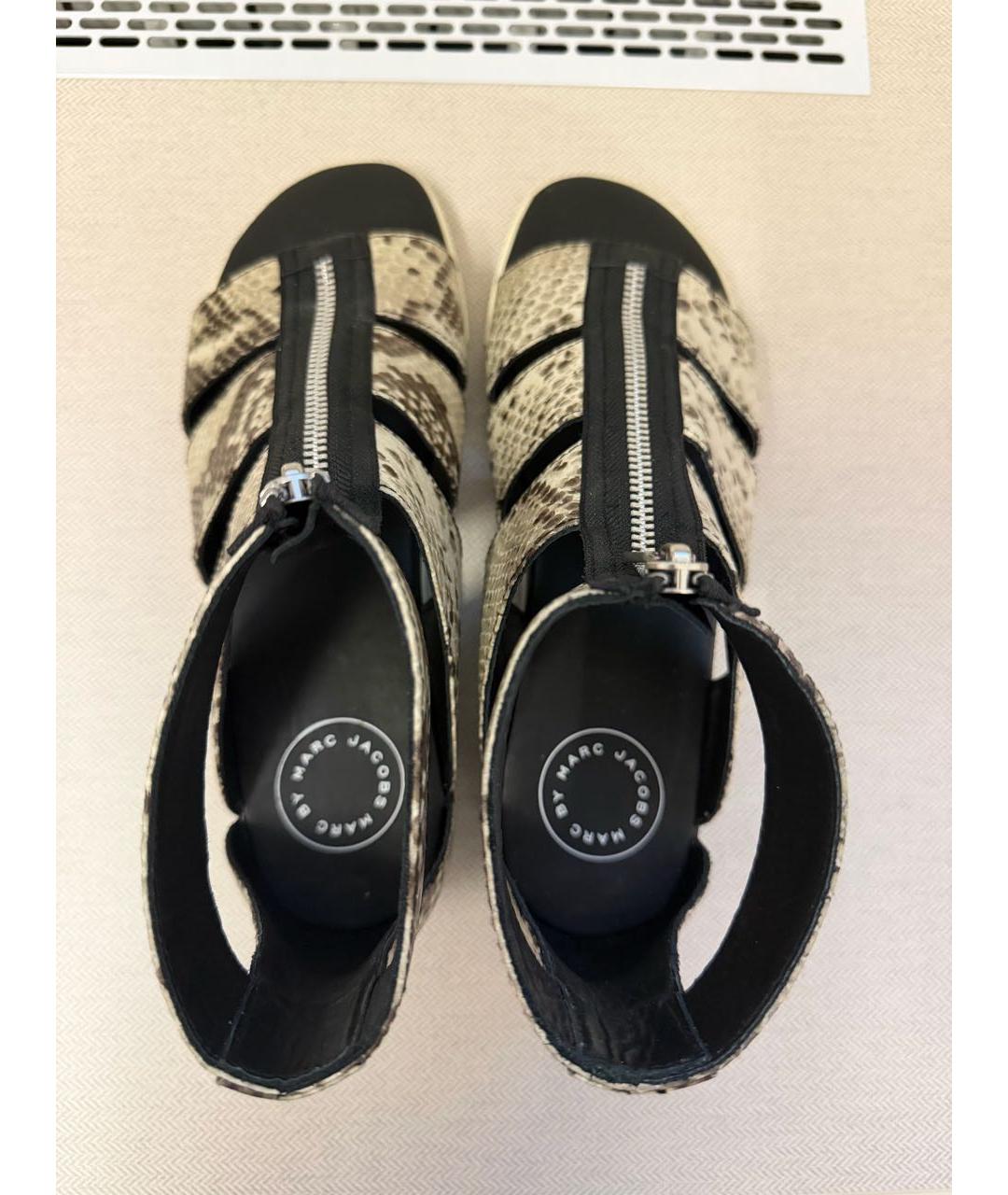 MARC BY MARC JACOBS Хаки кожаные босоножки, фото 3