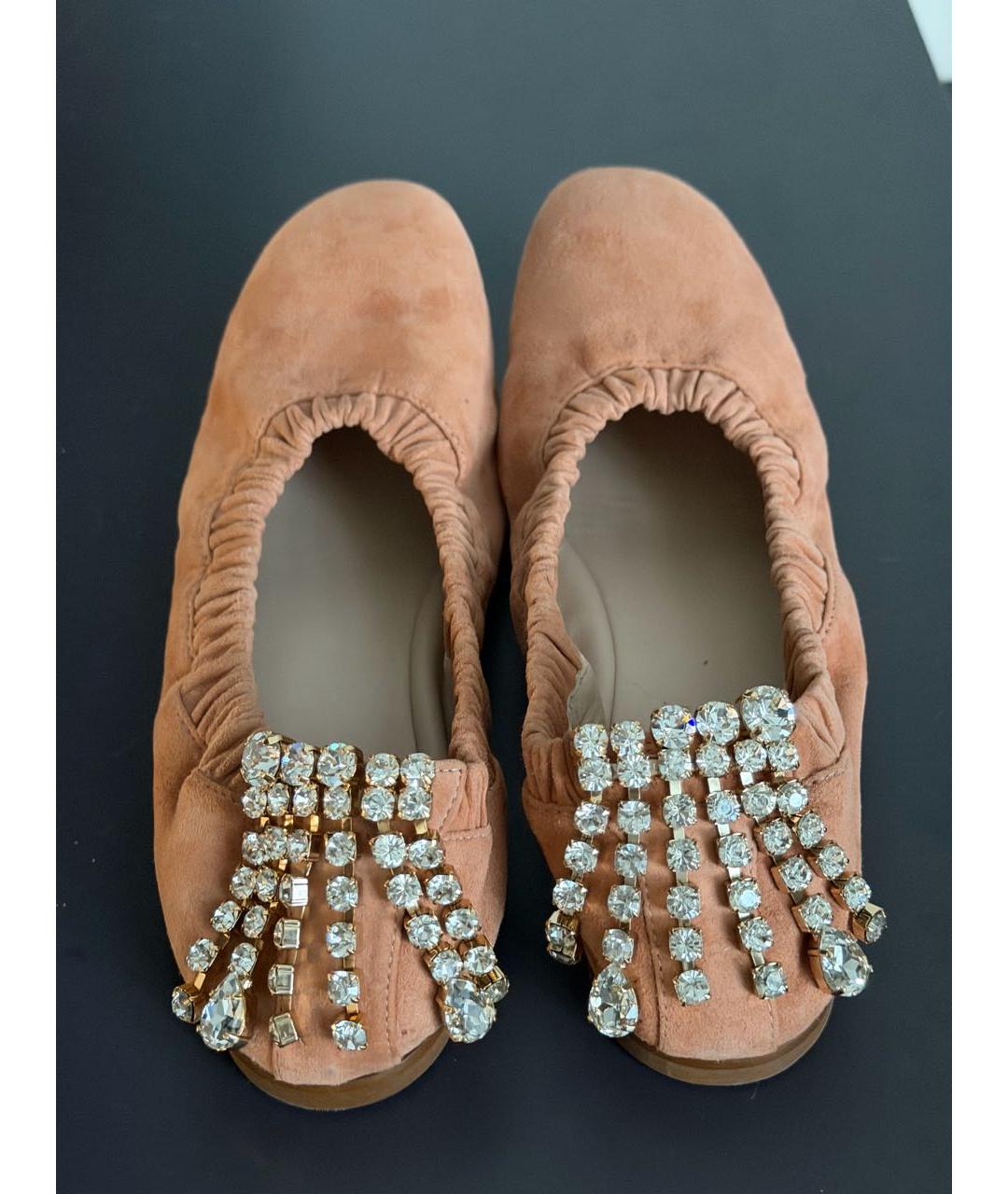 STUART WEITZMAN Коралловые замшевые балетки, фото 3