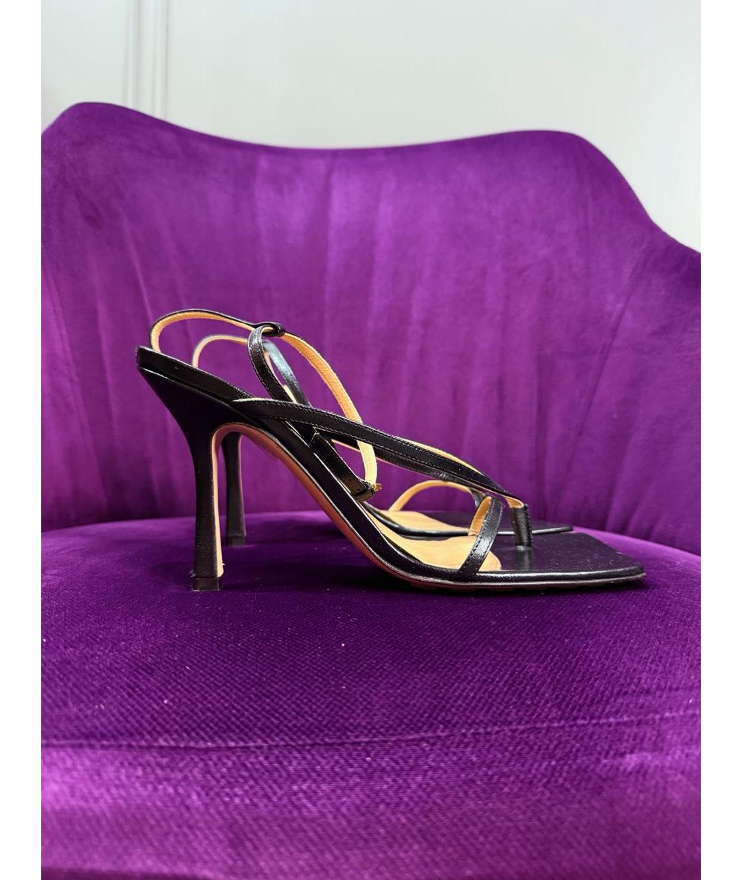 BOTTEGA VENETA Черные кожаные сандалии, фото 2