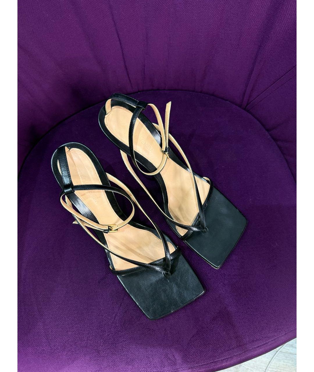BOTTEGA VENETA Черные кожаные сандалии, фото 5