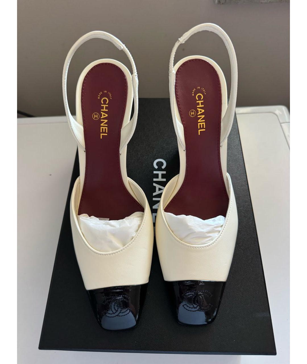 CHANEL Белые туфли из лакированной кожи, фото 2