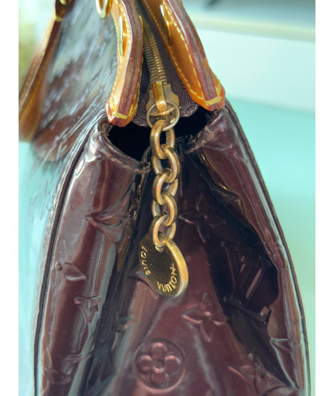 LOUIS VUITTON Бордовая сумка с короткими ручками из лакированной кожи, фото 3