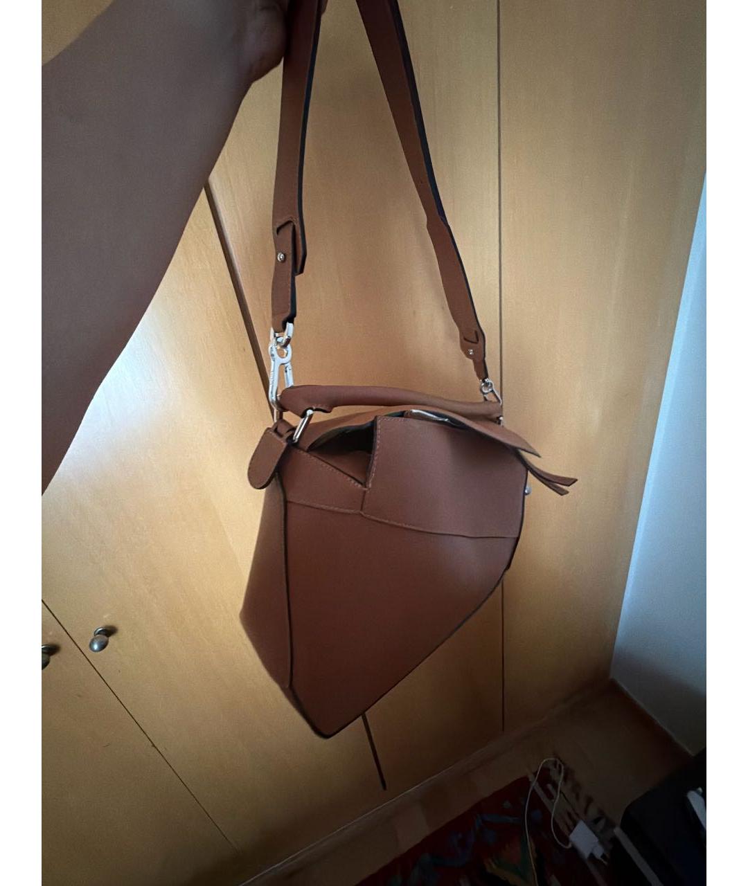 LOEWE Коричневая кожаная сумка с короткими ручками, фото 3