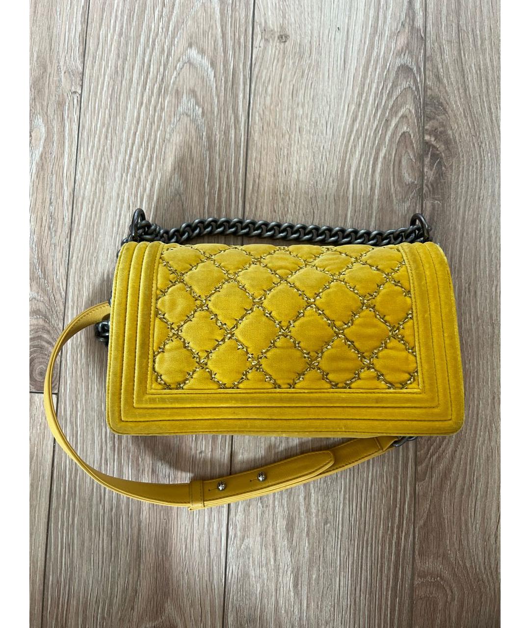 CHANEL Желтая бархатная сумка через плечо, фото 3