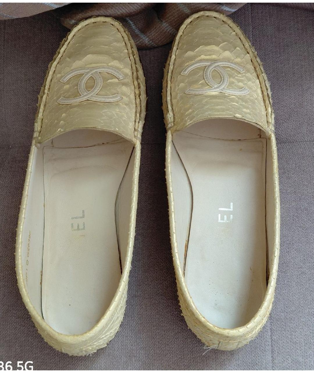 CHANEL Золотые мокасины из экзотической кожи, фото 3