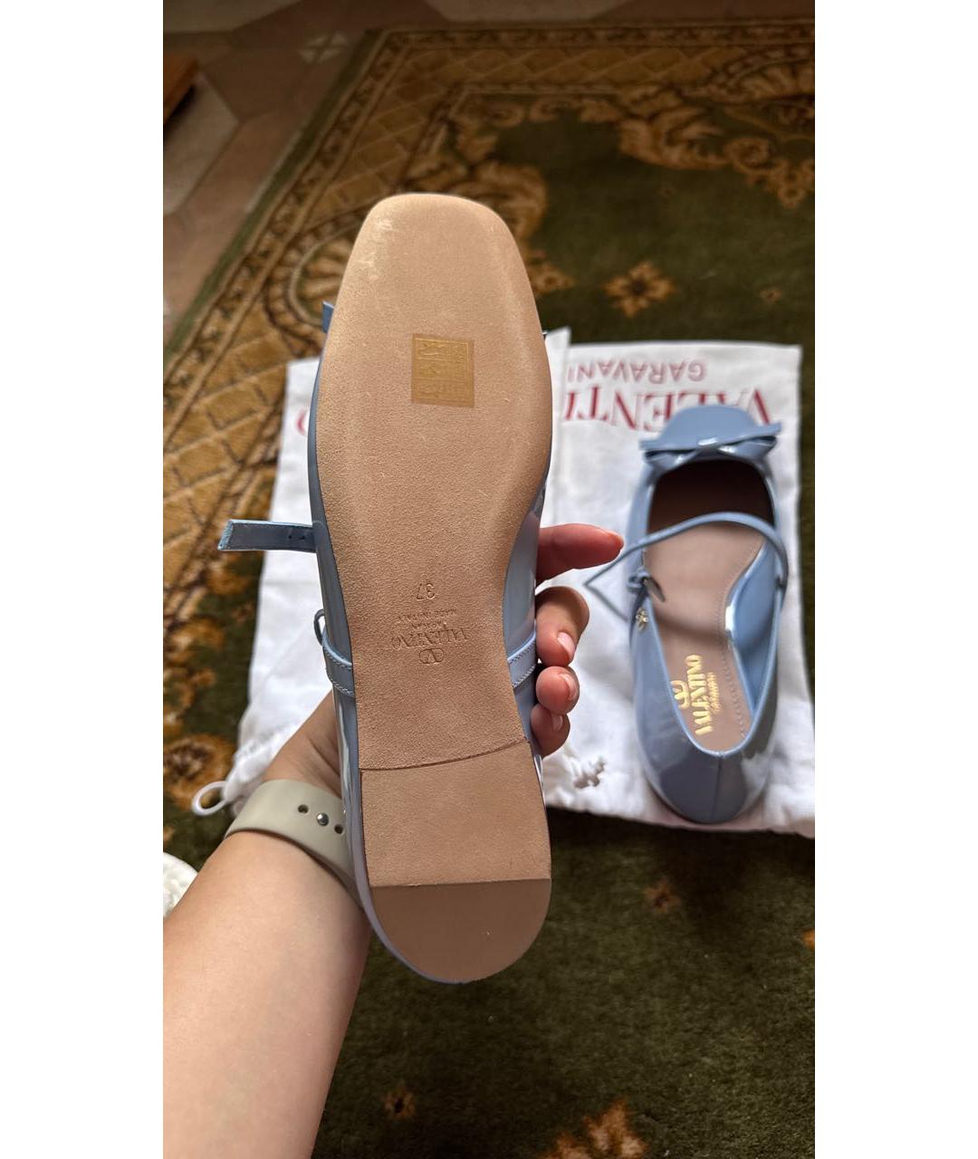 VALENTINO Голубые балетки из лакированной кожи, фото 5