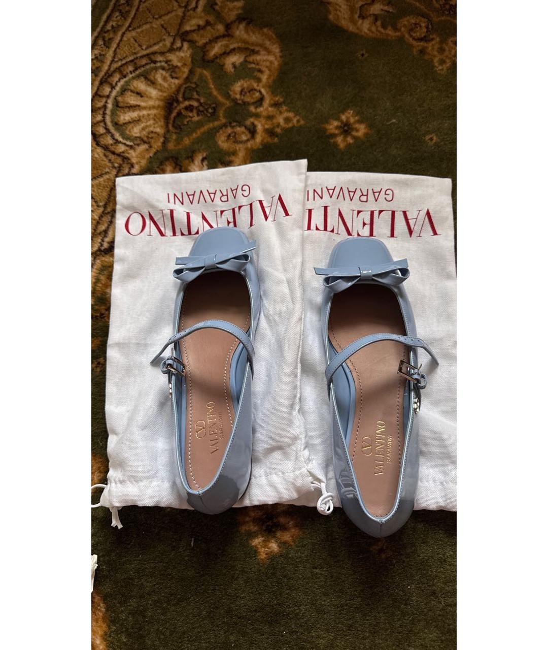 VALENTINO Голубые балетки из лакированной кожи, фото 6
