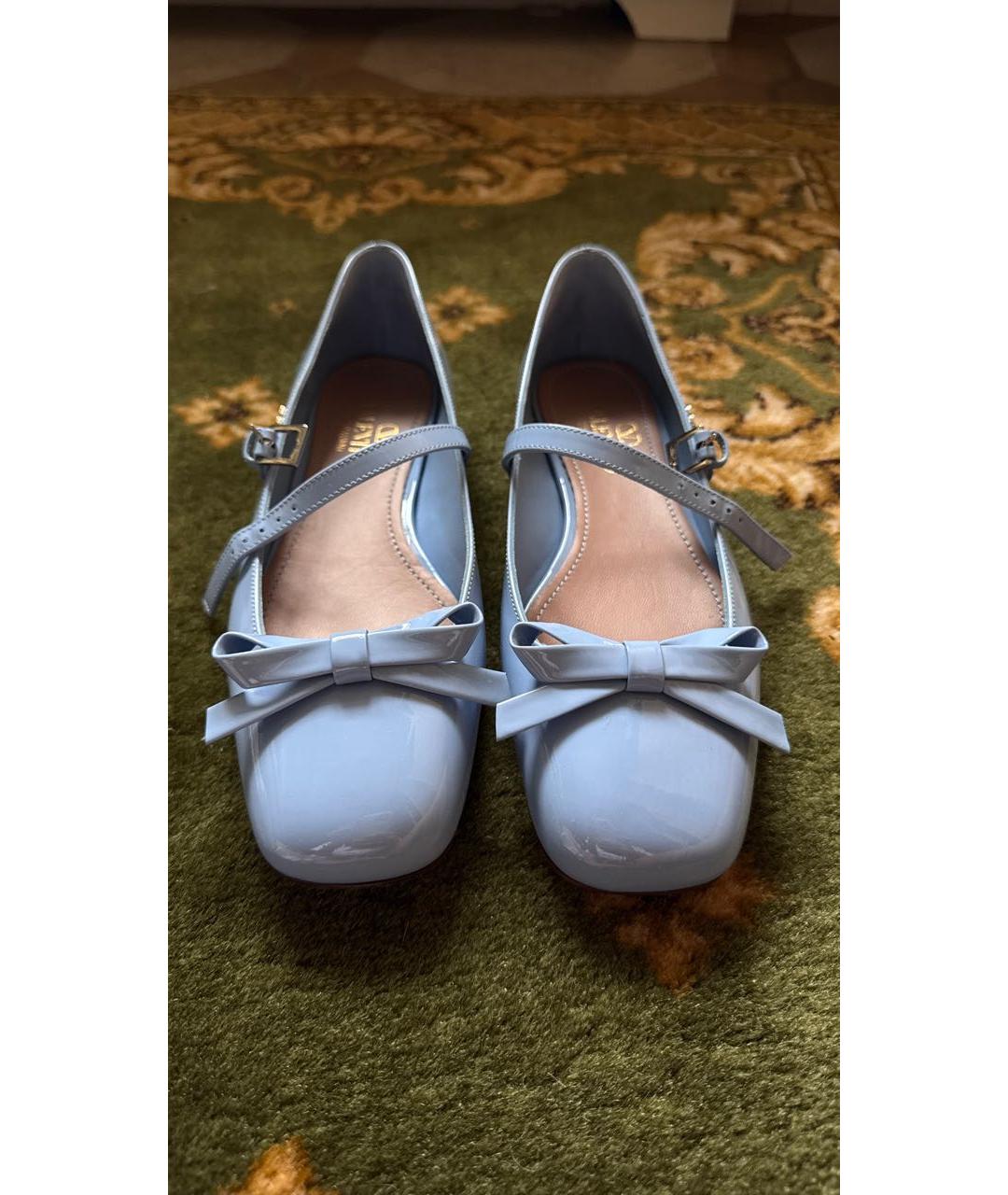 VALENTINO Голубые балетки из лакированной кожи, фото 2