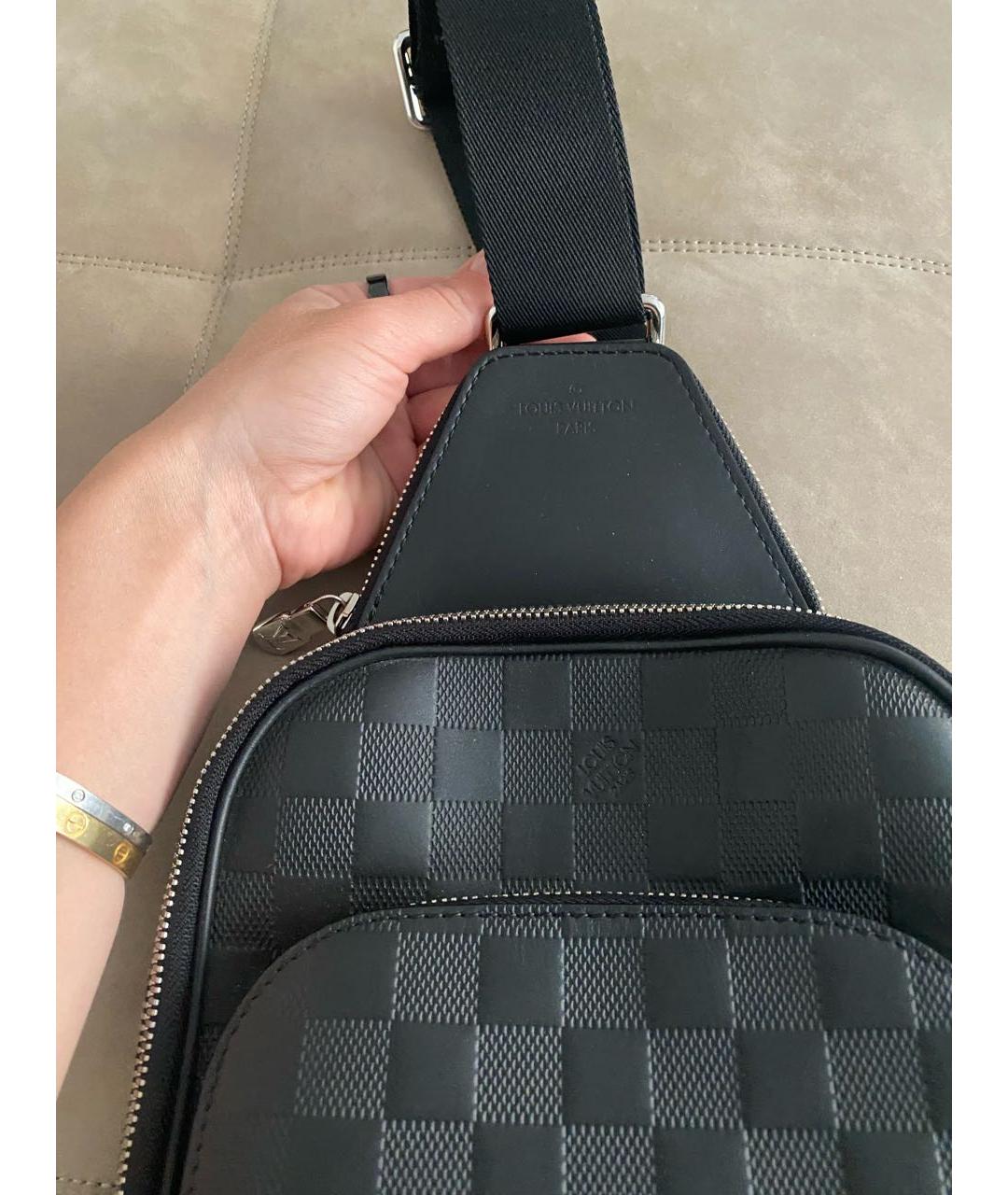 LOUIS VUITTON Черная кожаная сумка на плечо, фото 8