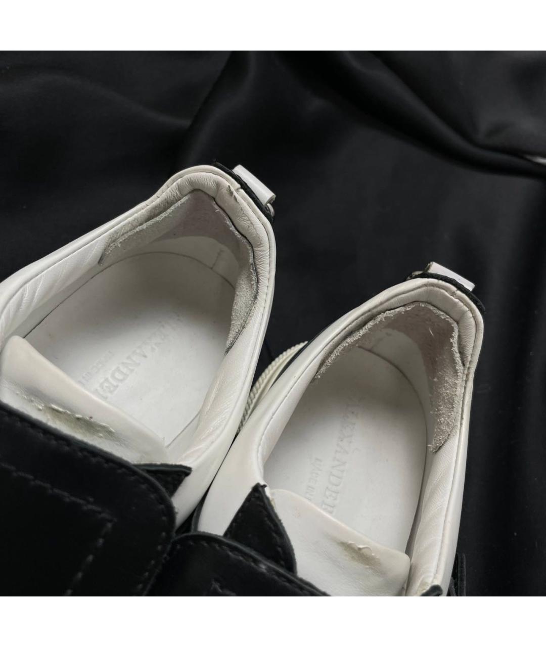 ALEXANDER MCQUEEN Белые низкие кроссовки / кеды из искусственной кожи, фото 5
