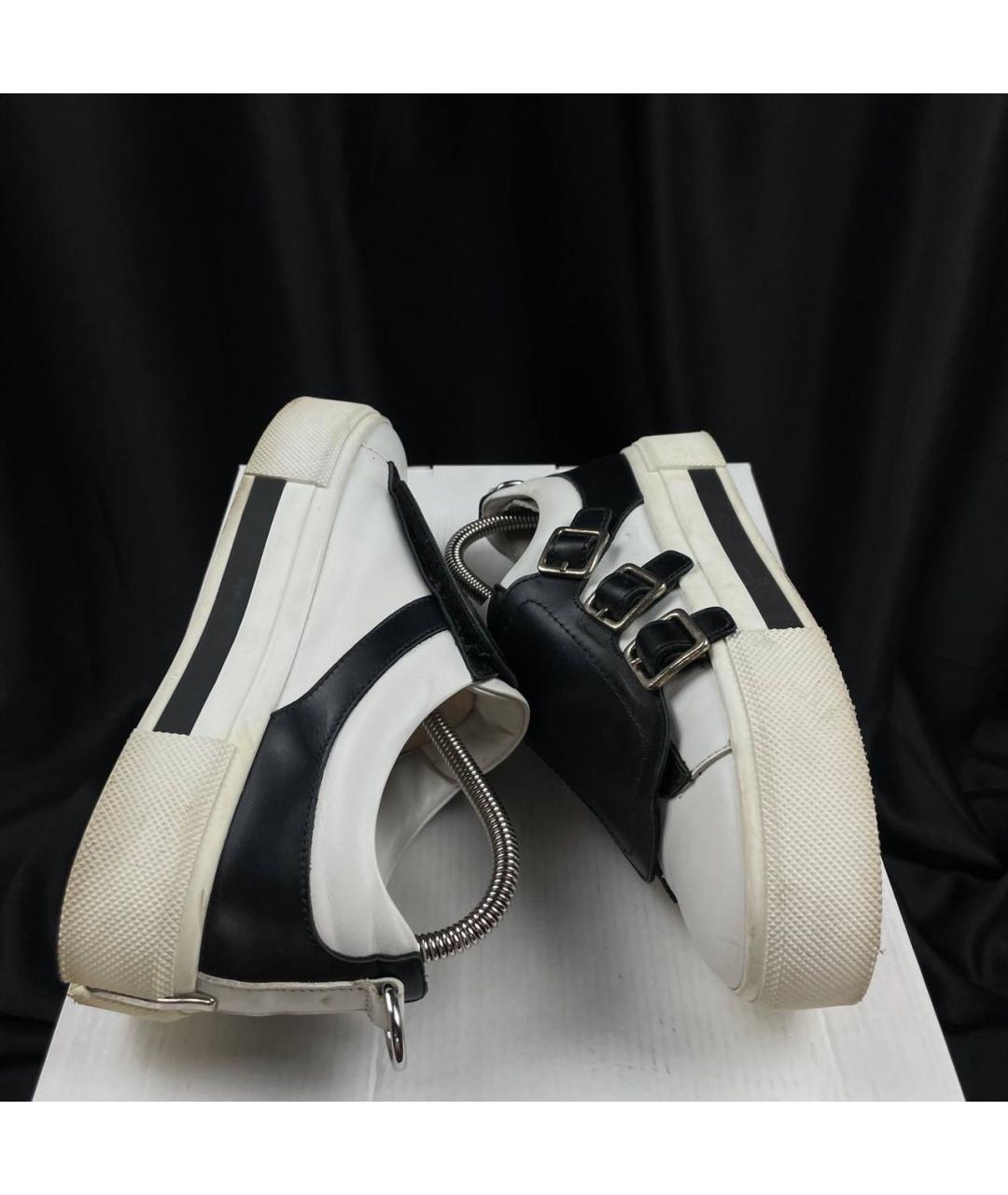 ALEXANDER MCQUEEN Белые низкие кроссовки / кеды из искусственной кожи, фото 3