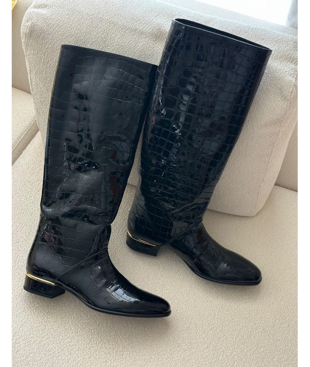 CHANEL Черные сапоги из лакированной кожи, фото 2