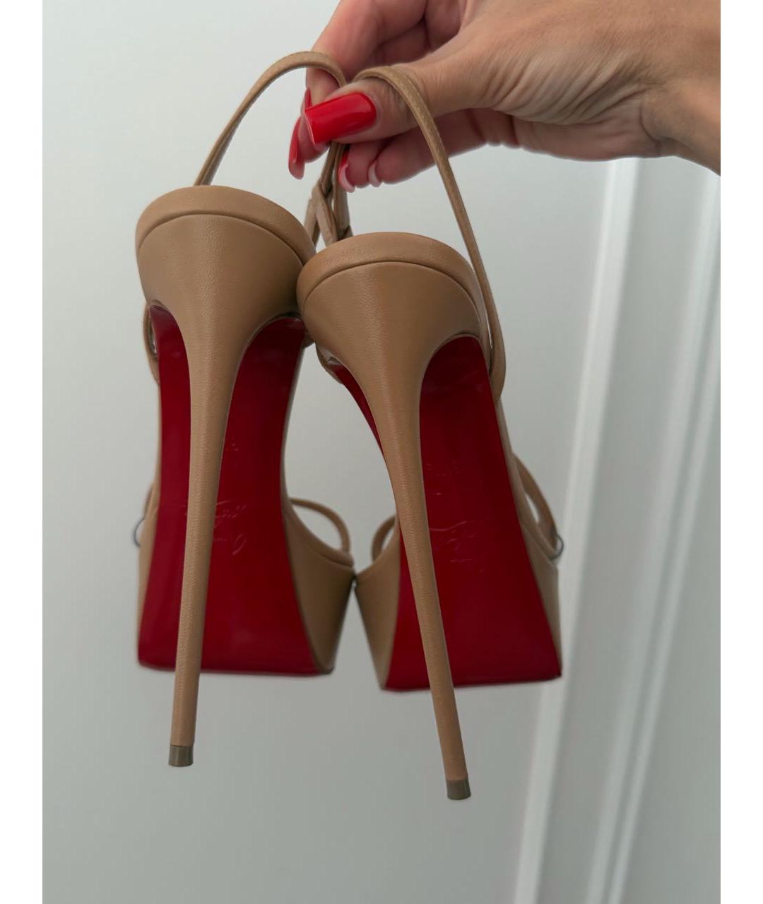 CHRISTIAN LOUBOUTIN Бежевые кожаные босоножки, фото 3