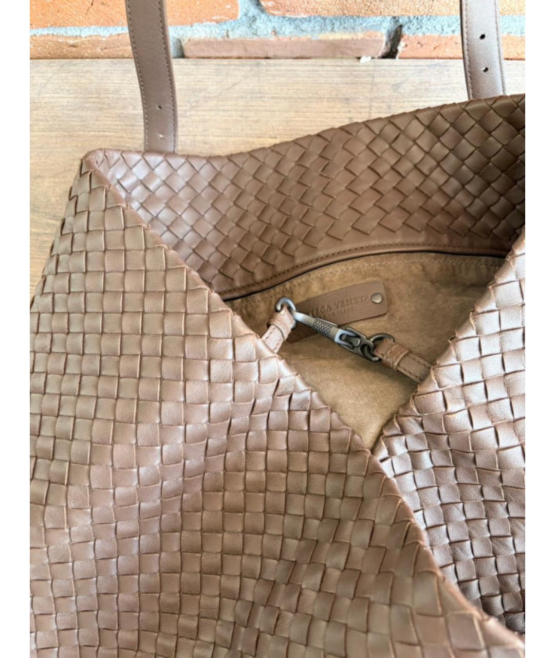 BOTTEGA VENETA Коричневая кожаная сумка тоут, фото 2