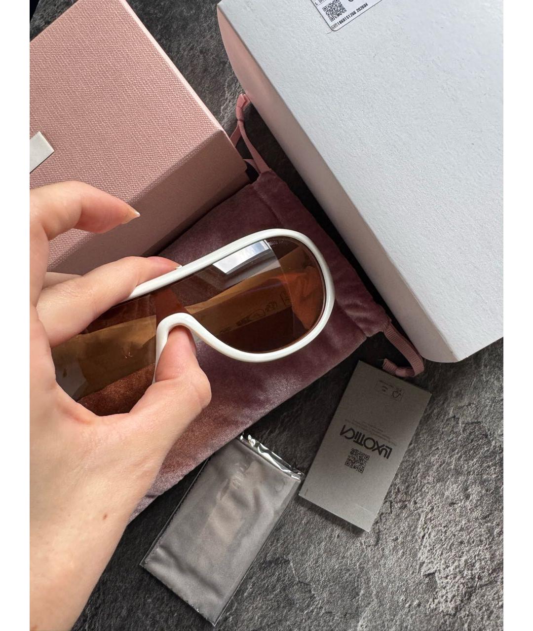 MIU MIU Белые пластиковые солнцезащитные очки, фото 6