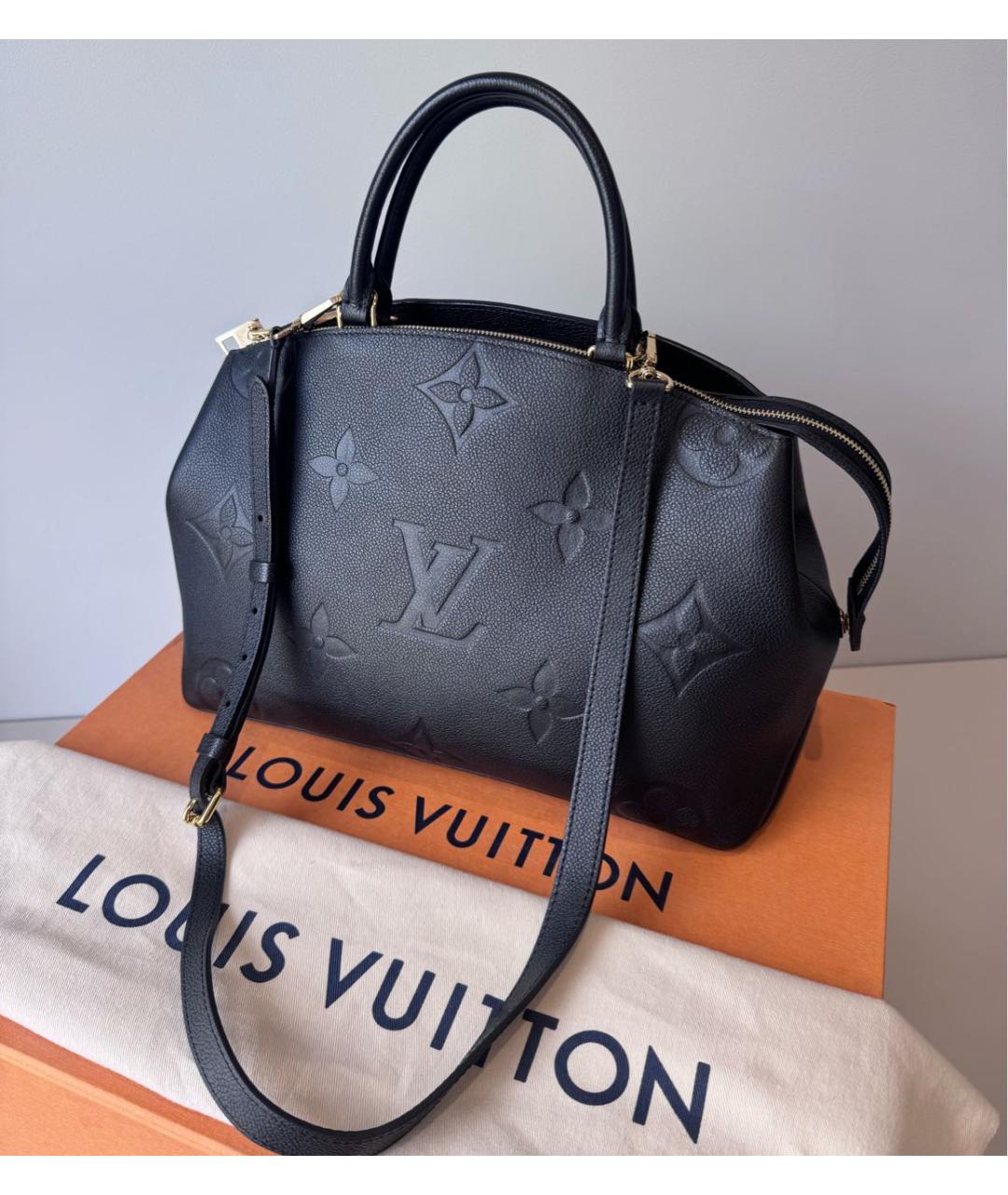 LOUIS VUITTON Черная кожаная сумка через плечо, фото 3
